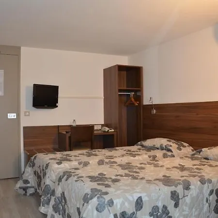 Brit Plaisance A9/a61 Отель 2*