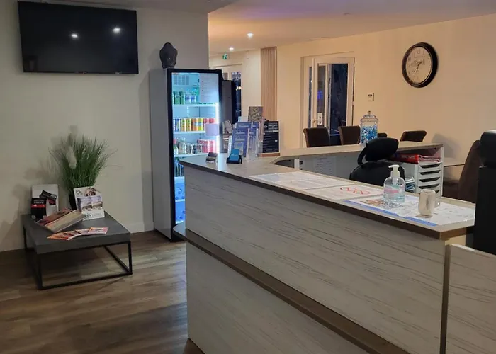 Brit Plaisance A9/a61 Hotel