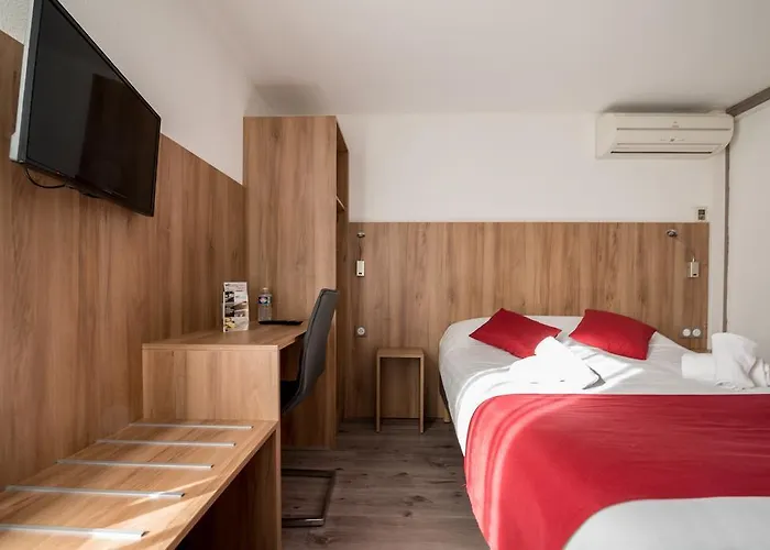 Brit Plaisance A9/a61