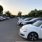 Brit Plaisance A9/a61 Szálloda