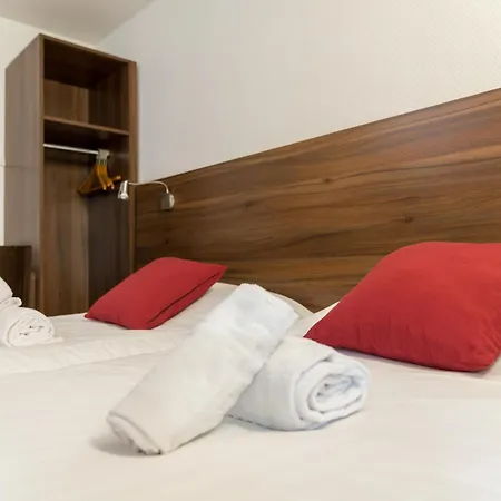 Hotel Brit Plaisance A9/a61 2*