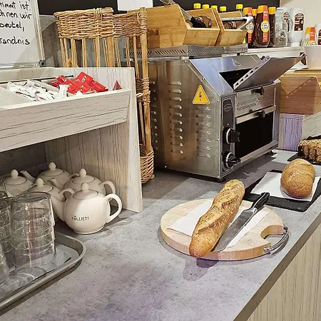 Brit Plaisance A9/a61