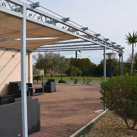 Brit Plaisance A9/a61 Hotel