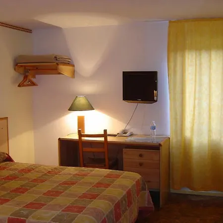 Brit Plaisance A9/a61 2*