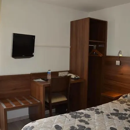 Kyriad - Narbonne Sud 2* Ναρμπόν