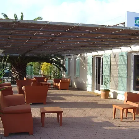 Brit Plaisance A9/a61 2*