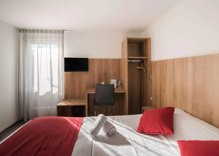 Brit Plaisance A9/a61 Ναρμπόν