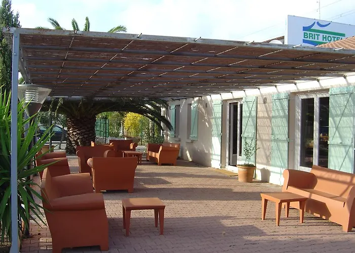 Brit Plaisance A9/a61 2*